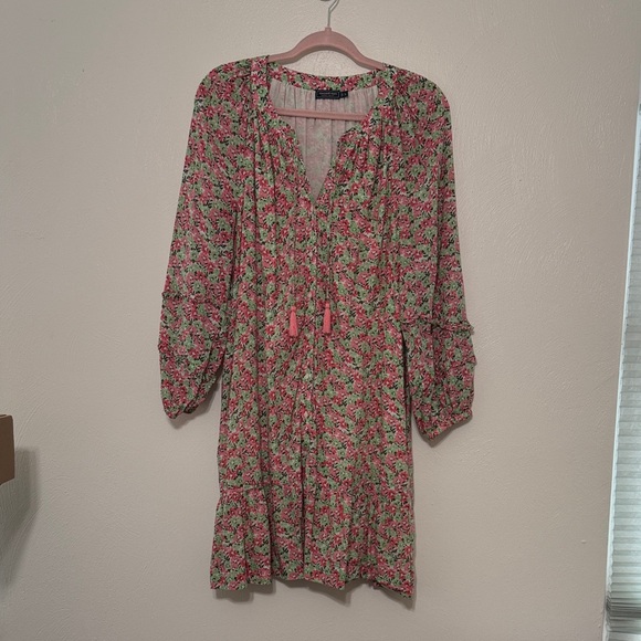 Vineyard Vines Dresses & Skirts - Vineyard Vines Pink and Green Floral Long Sleeve Dress